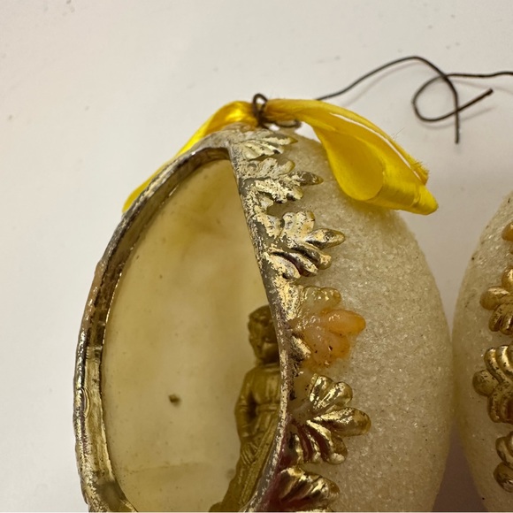 Vintage Diorama Plastic Egg Ornaments Lot of 3 - Picture 5 of 8